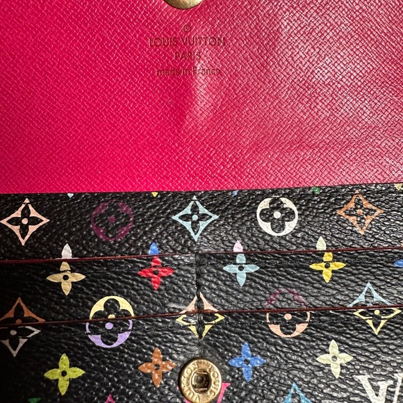 Authentic Louis Vuitton Monogram Multicolor Noir
Sarah Women's Wallet - Picture 9 of 9